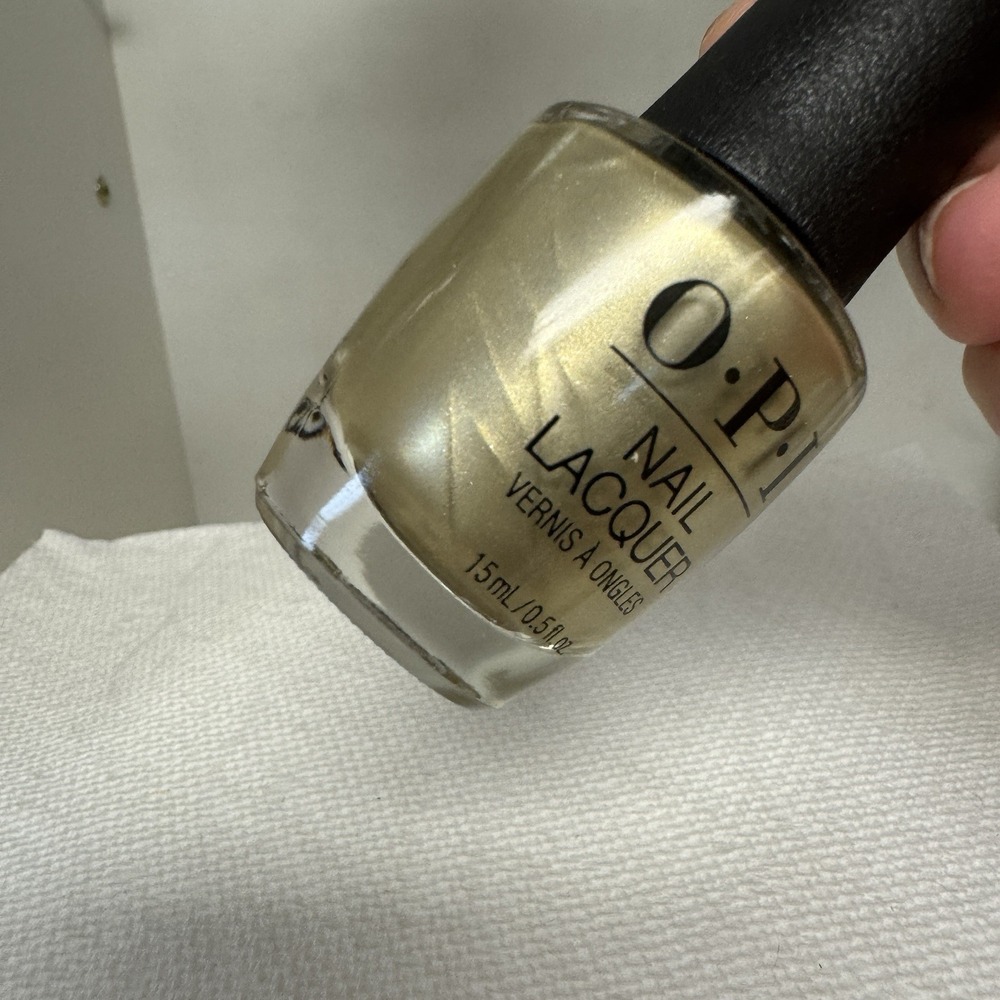 OPI Nail Lacquer - HR J12 Gift of Gold Never Gets Old -‎ 0.5oz